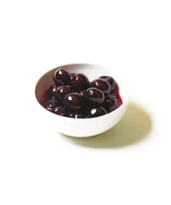 vasetto contenente amarene intere con sciroppo