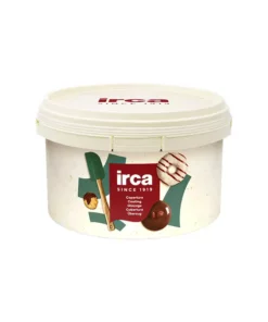 Fusto contenente la glassa a specchio a fragola