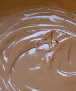 Crema al cioccolato al latte per glassare torte e dolci