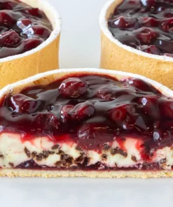 Tortino con la composta di ciliegie intere al 70%