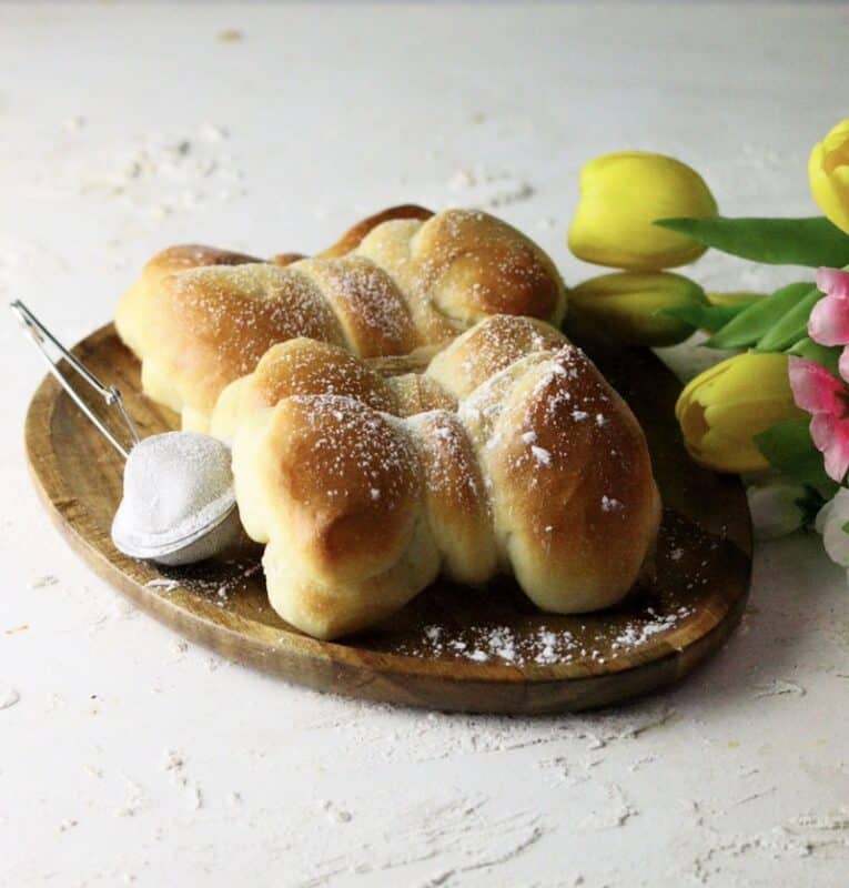 Brioche a fiocco con crema gianduia