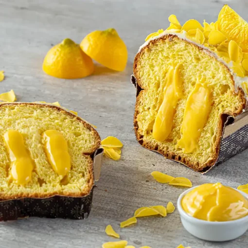 Dolce farcito con la crema al limone resistente alla cottura