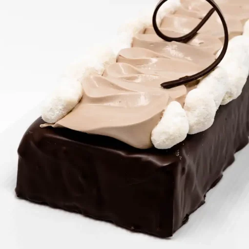 Dolce farcito con il Pralinato di mandorle e nocciole