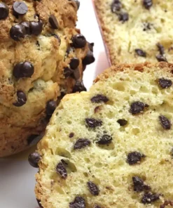 Dolci con inclusioni di gocce di surrogato di cioccolato fondente