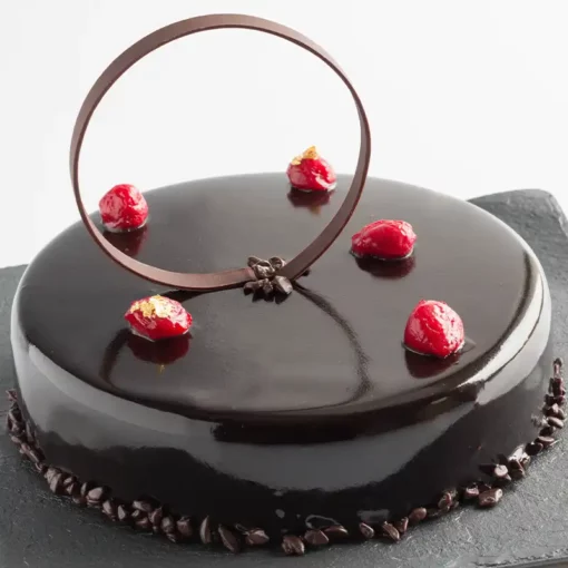 Torta con la Glassa a specchio al cioccolato fondente